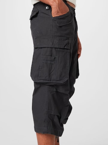 Brandit Regular Cargoshorts in Grau