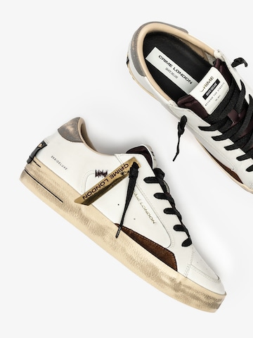 Sneaker bassa 'Sk8 Deluxe' di Crime London in bianco