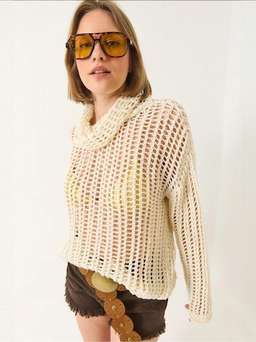Bianco Lucci Trui in Beige