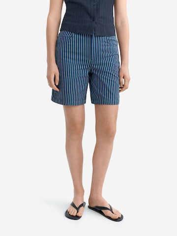 Thinking MU Regular Shorts 'LUISA' in Blau: Vorderseite