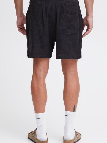 Regular Pantalon chino ' Iain ' !Solid en noir