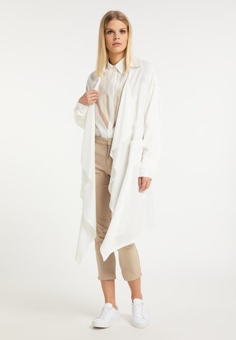 RISA Between-Season Jacket in White: front