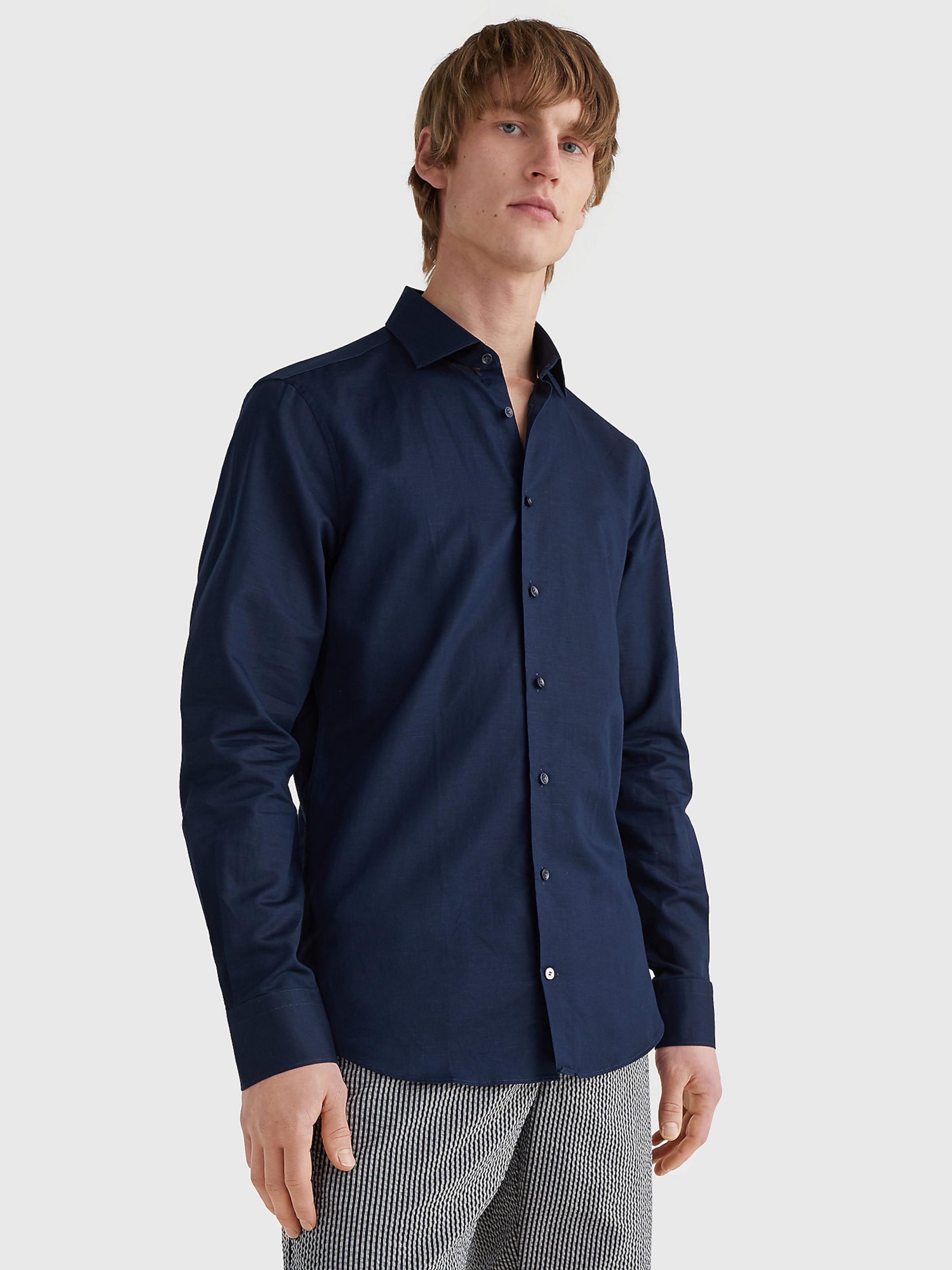 Männer Hemden TOMMY HILFIGER Hemd in Dunkelblau - SO60780 Männer Hemden TOMMY HILFIGER Hemd in Dunkelblau - SO60780