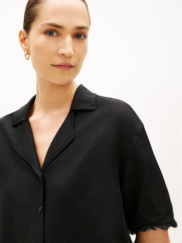 TOMMY HILFIGER Blouse in Black