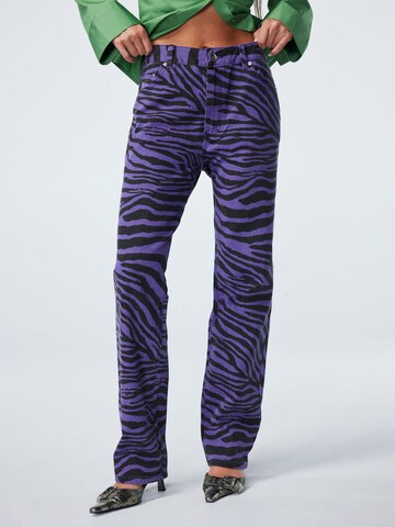 ABOUT YOU x Emili Sindlev Regular Jeans 'Maren' in Purple: front