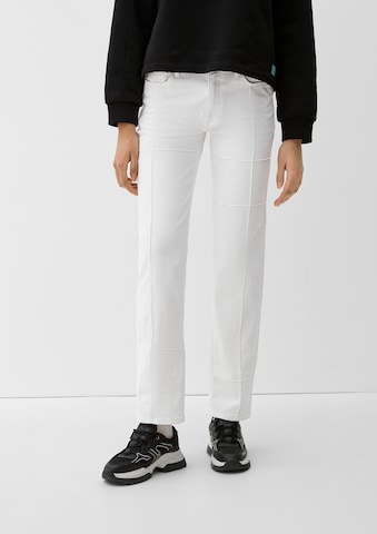 QS Regular Jeans in White: front