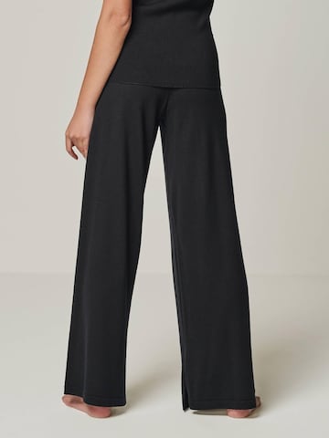 YOU LOOK PERFECT Leisure suit 'LOUNGEWEAR SET  - Pullover Bailey & Pants Bailey' in Black