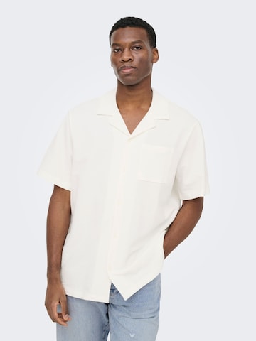 Fit confort Chemise 'ONSKian' Only & Sons en blanc : devant