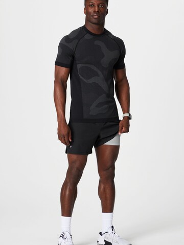Fabletics Regular Shorts 'The Fundamental' in Schwarz