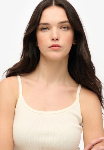 Superdry Top 'Essentials' in Wit