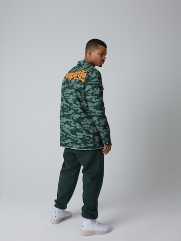 ABOUT YOU x Benny Cristo Regular fit Button Up Shirt 'Matti' in Green