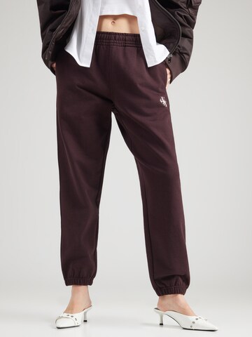 Effilé Pantalon Calvin Klein Jeans en violet : devant