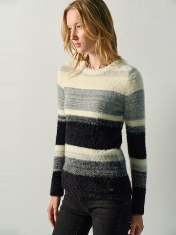 Pullover di KOROSHI in colori misti