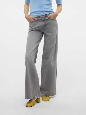 Wide Leg Jean 'VMRemy' VERO MODA en gris : devant