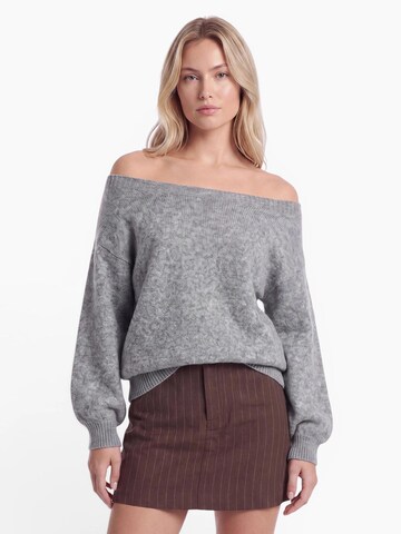 millane Pullover in Grau: Vorderseite