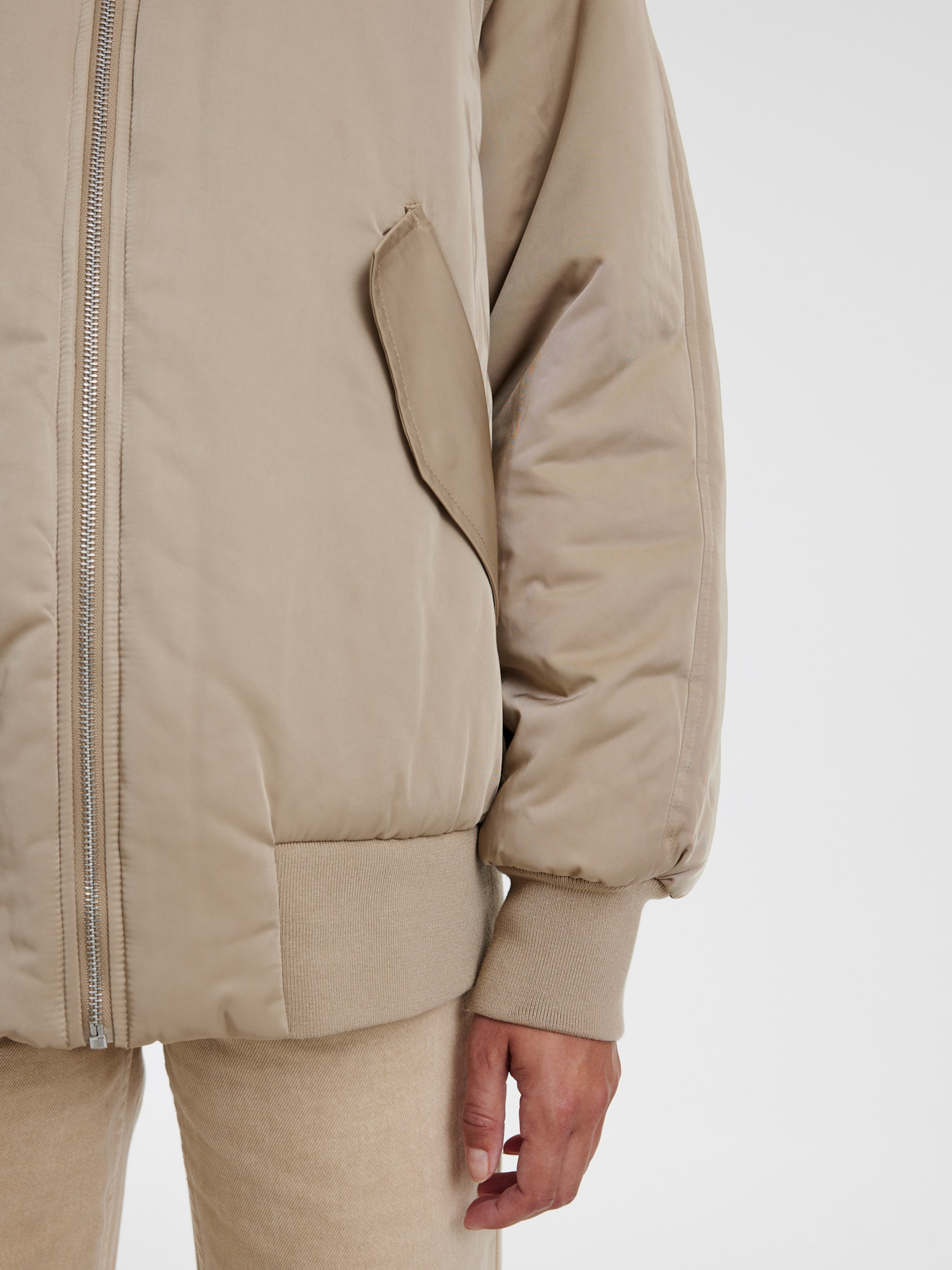 EDITED Producten Tussenjas 'Nikita' Beige