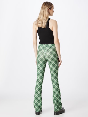 évasé Pantalon Nasty Gal en vert