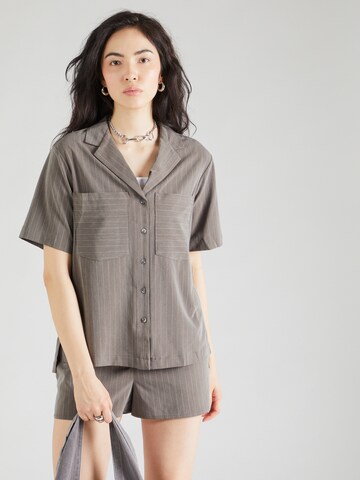 TOPSHOP - Blusa en gris: frente