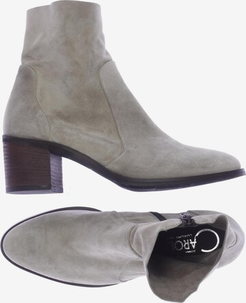 Donna Carolina Dress Boots in 39 in Grey: front