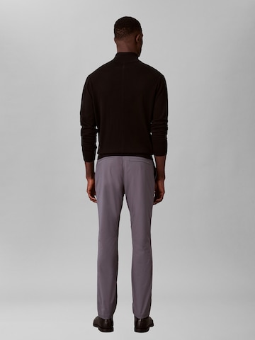 pilka Calvin Klein Prigludęs „Chino“ stiliaus kelnės