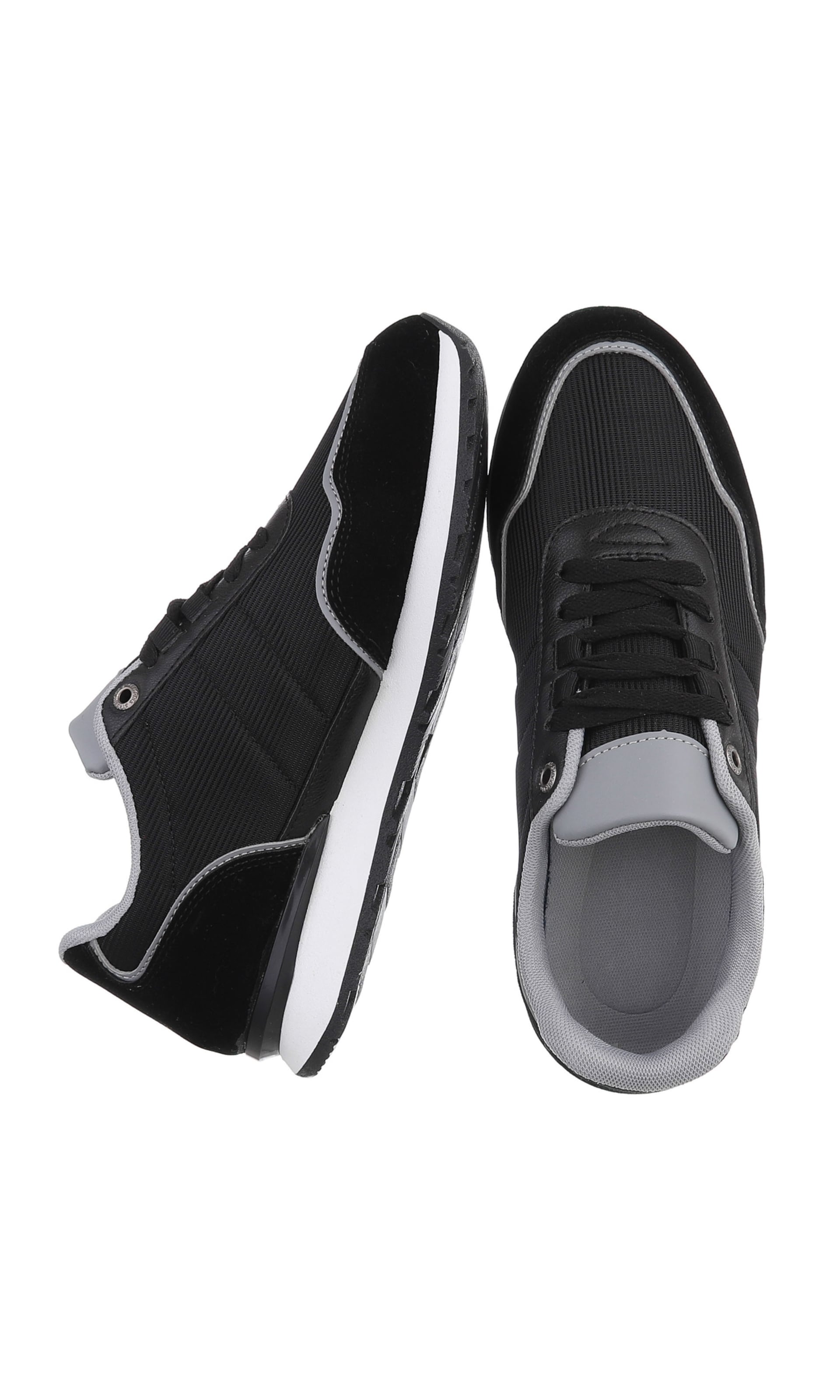 CoolWalk Sneakers in Black
