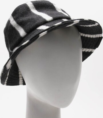Marc Cain Hat & Cap in XS-XL in Black: front