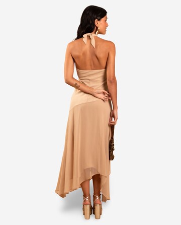 THE-ARE - Vestido em bege