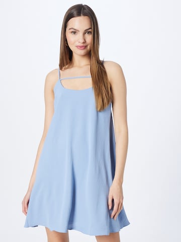 Robe Trendyol en bleu : devant