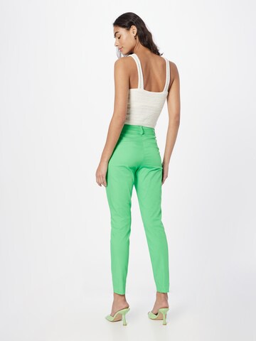 Coupe slim Pantalon chino 'Lea' Kaffe en vert