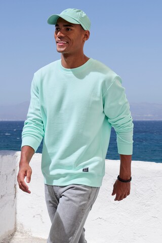 JOHN DEVIN Sweatshirt in Grün