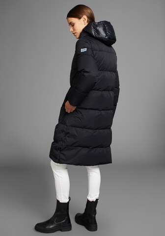 HECHTER PARIS Winter Coat in Black