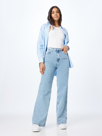 Tommy Jeans Wide leg Jeans 'Claire' in Blue