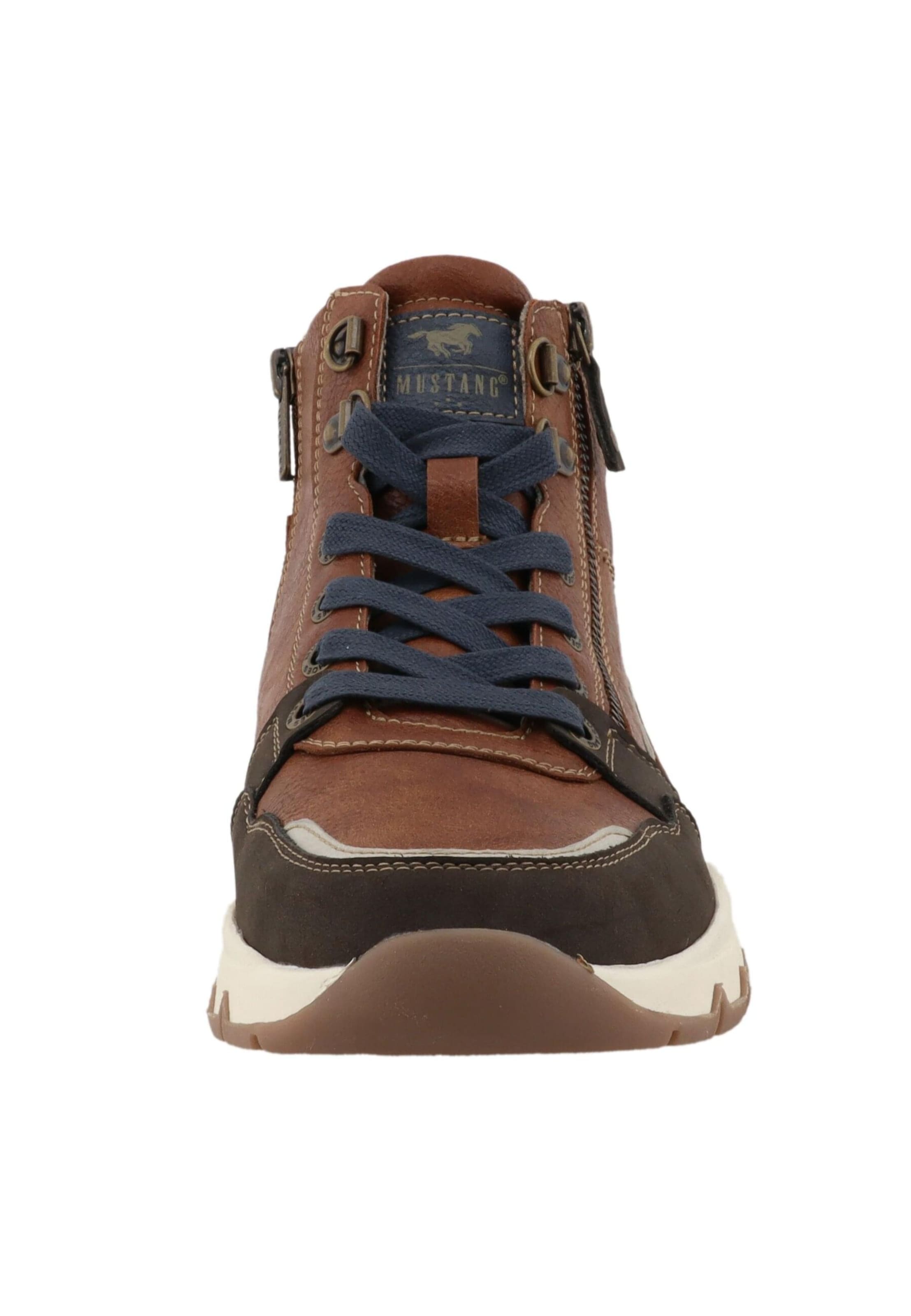 MUSTANG - Botas con cordones 'Mart' en marrón