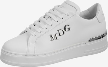 Baskets basses MARCO DAN en blanc : devant
