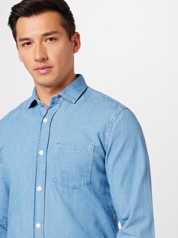 UNITED COLORS OF BENETTON - Ajuste regular Camisa en azul