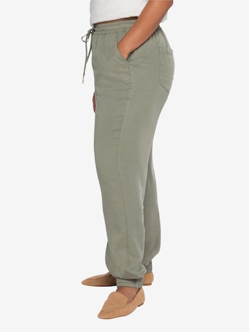 SHEEGO Tapered Pants in Green