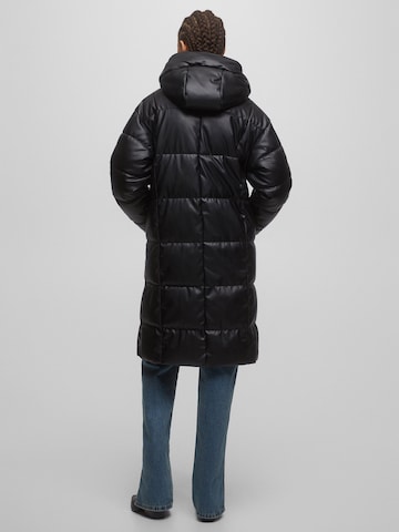 Pull&Bear Wintermantel in Zwart