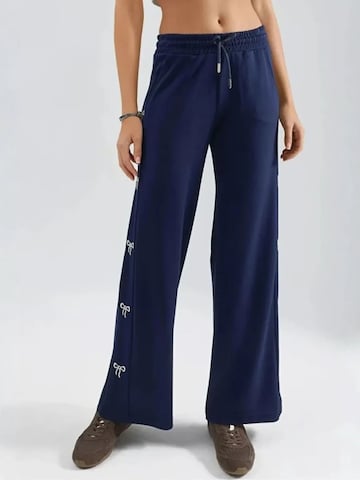 Lady Bersan Trousers 'Jogginghose' in Blue: front