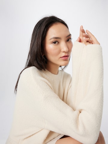 Noisy May Curve Sweater in Beige