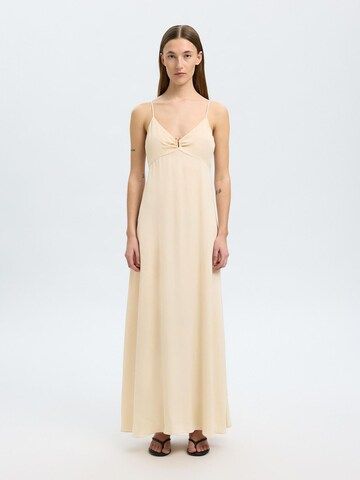 Robe de soirée SELECTED en beige : devant