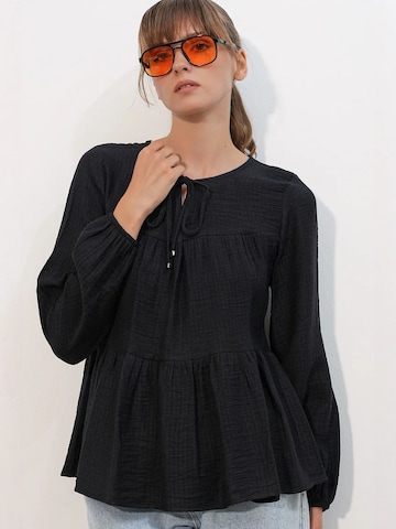 Bigdart - Blusa em preto: frente