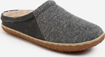 Pantoufle 'Tahoe' Minnetonka en gris