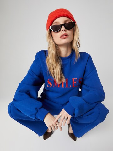 Smiles Sweatshirt 'Jay' in Blau