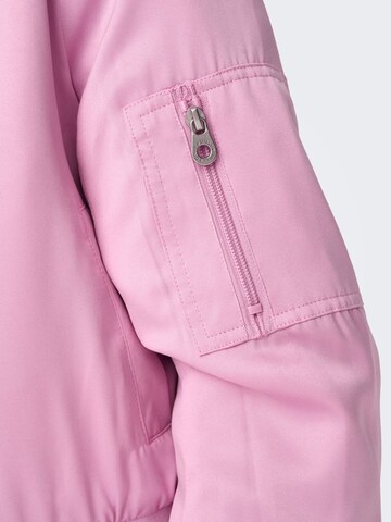 Veste mi-saison 'Johanne' ONLY en rose