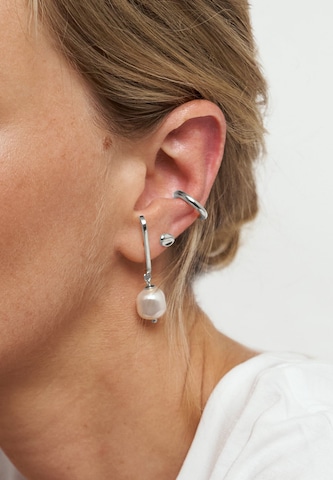 Stilnest Earrings in Silver: front