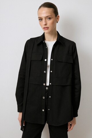 Touche Prive Jacke in Schwarz: Vorderseite