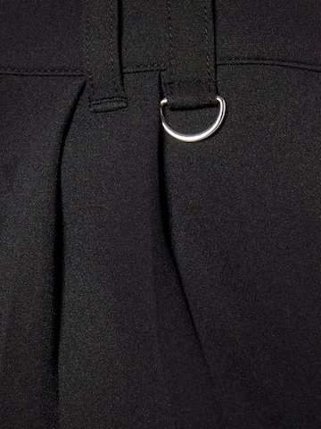 Bershka Široke hlačnice Hlače z naborki | črna barva