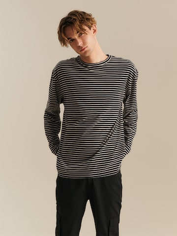 About You x Nils Kuesel Shirt 'Pius' in Black: front