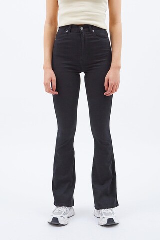 Flared Jeans 'Moxy' di Dr. Denim in nero: frontale