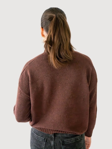 WEARABLE STORIES Sweater 'Gabriella' in Brown